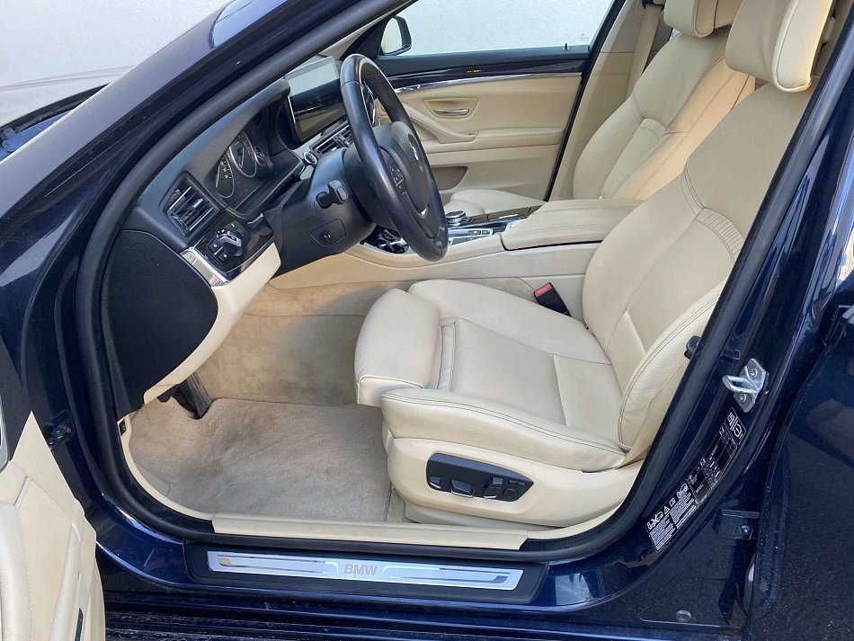 BMW Řada 5 2.0i LuxuryLine 528i xDrive