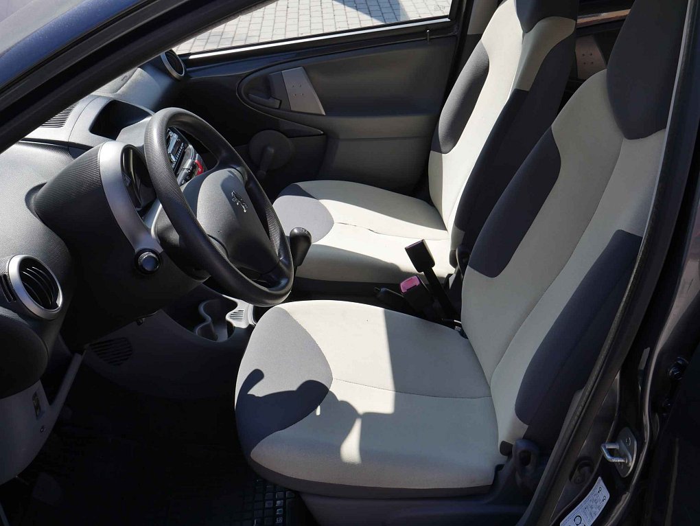 Peugeot 107 1.0i 