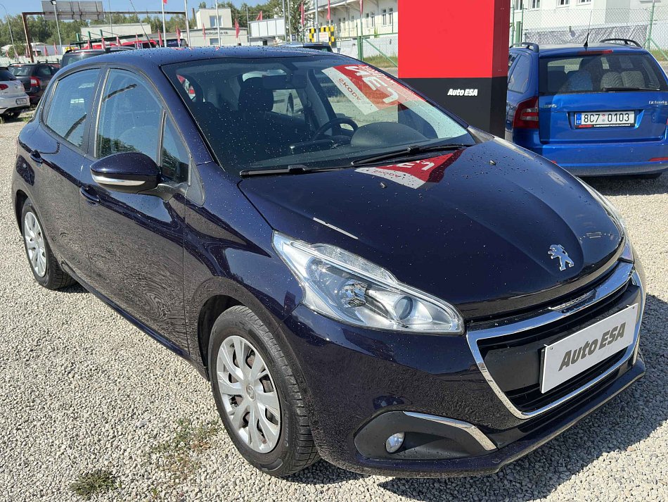 Peugeot 208 1.2i 