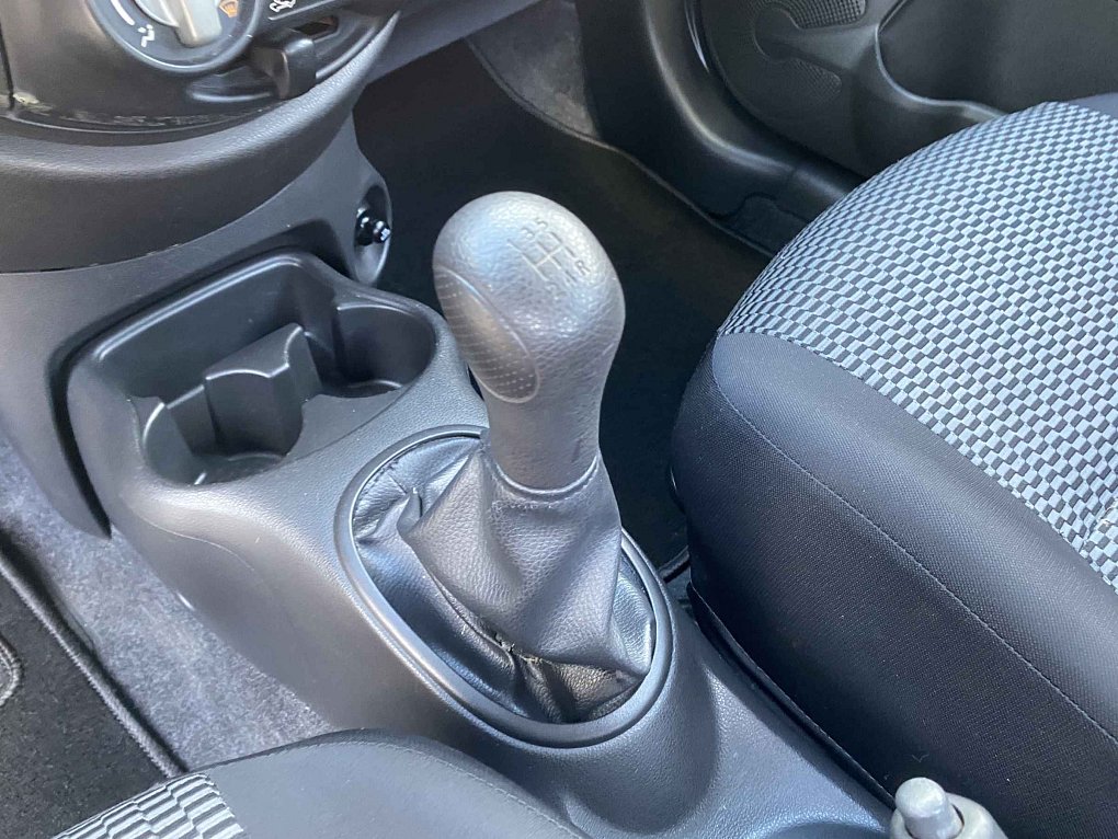 Nissan Micra 1.2i 
