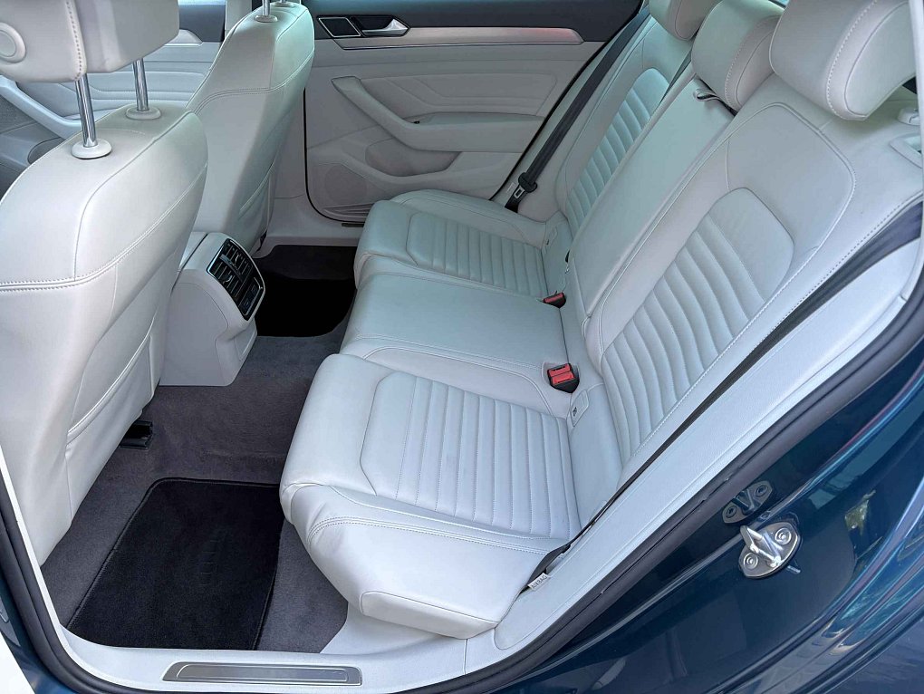Volkswagen Passat 2.0 TDi Elegance