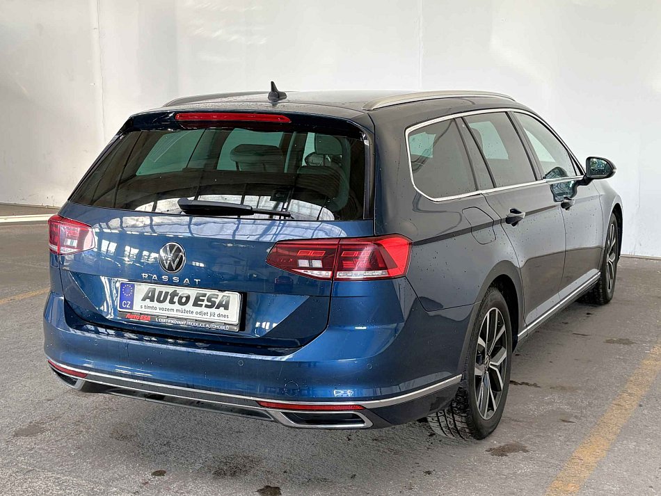 Volkswagen Passat 2.0 TDi Elegance