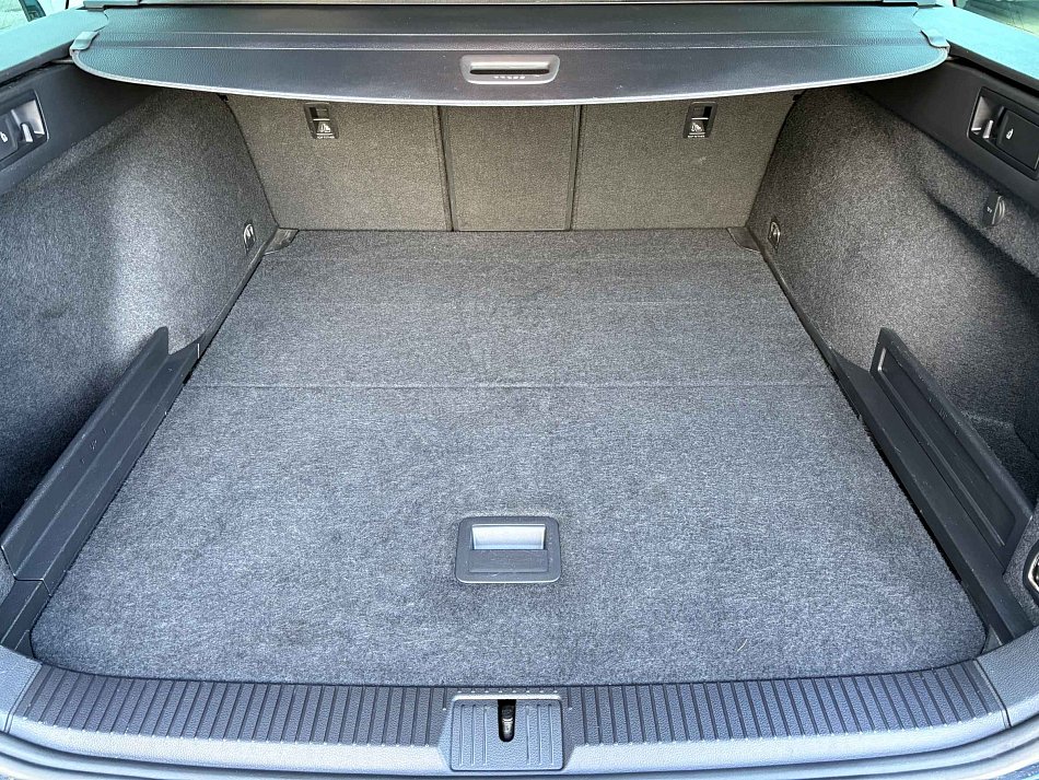 Volkswagen Passat 2.0 TDi Elegance