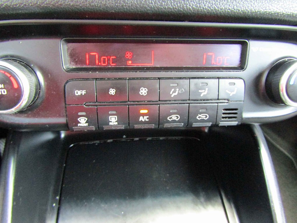 Kia Carens 1.7 CRDi 