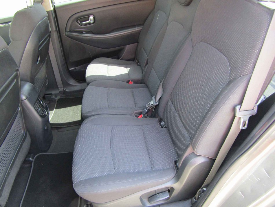 Kia Carens 1.7 CRDi 
