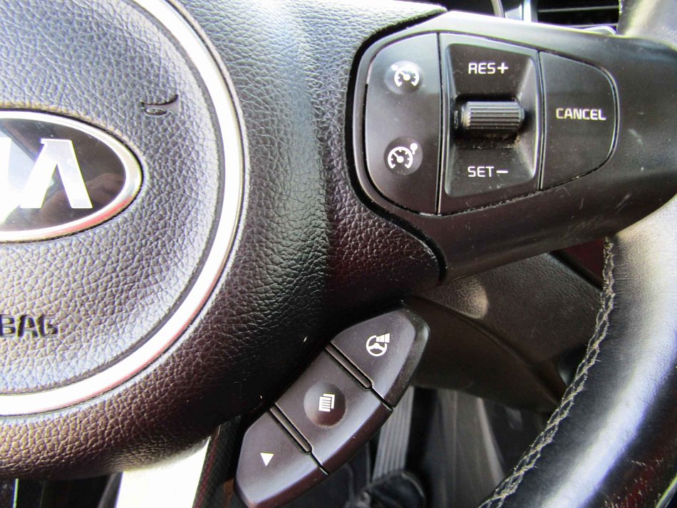 Kia Carens 1.7 CRDi 