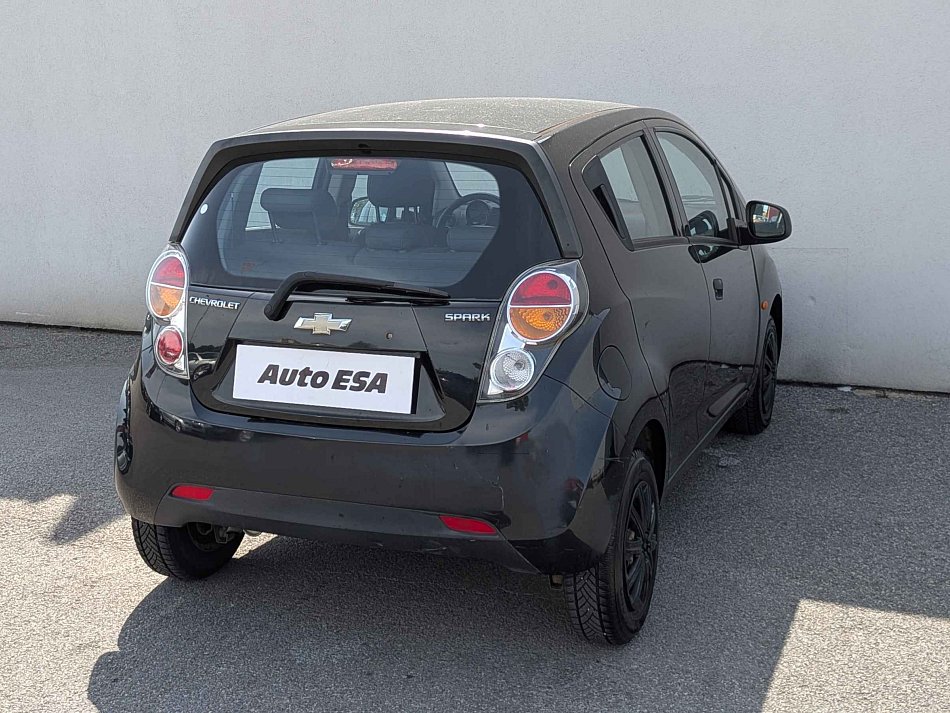 Chevrolet Spark 1.0i 