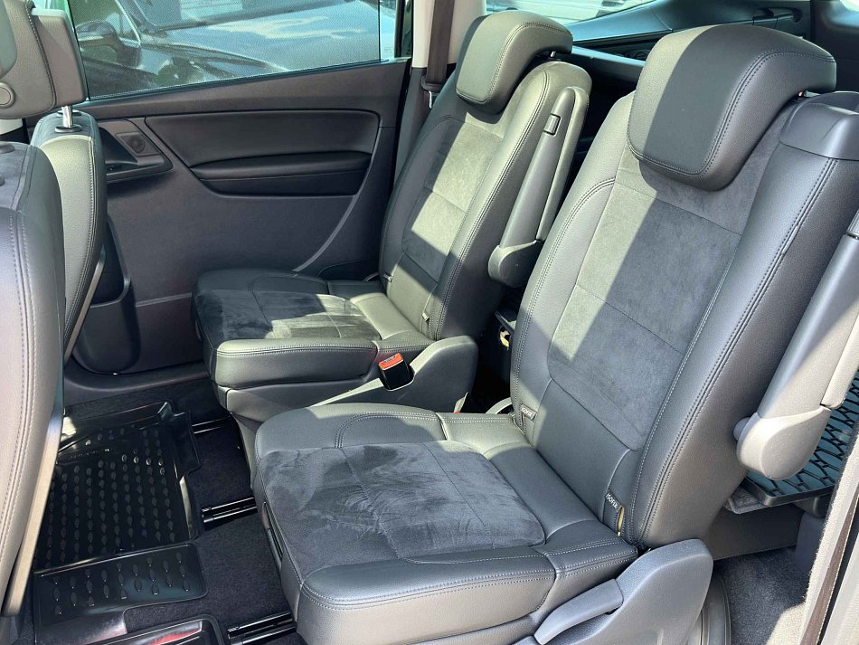 Volkswagen Sharan 2.0 TDi 