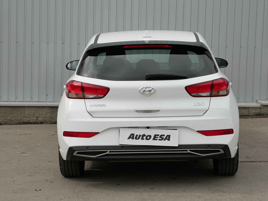 Hyundai I30 1.5 DPi Family