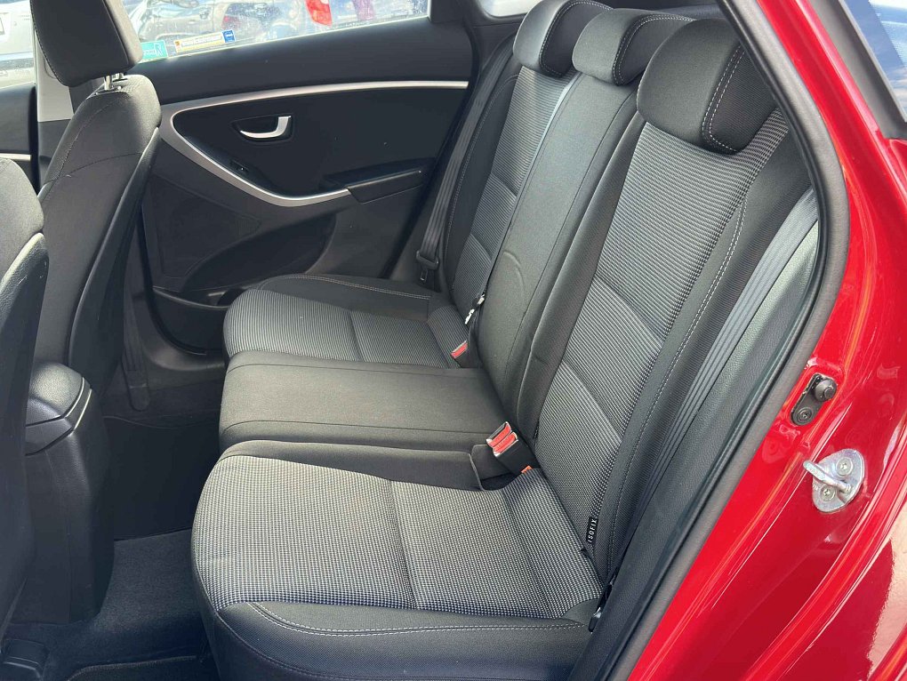 Hyundai I30 1.6 GDi Trikolor