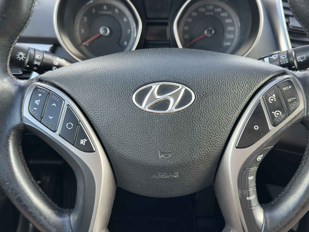 Hyundai I30 1.6 GDi Trikolor