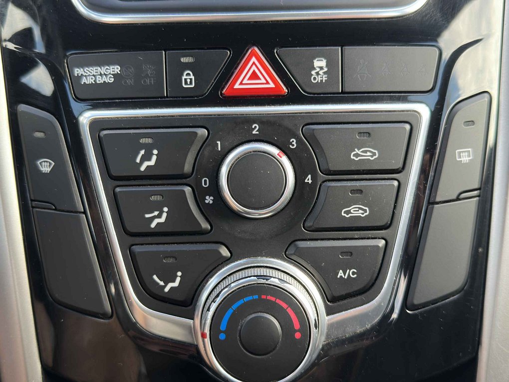 Hyundai I30 1.6 GDi Trikolor