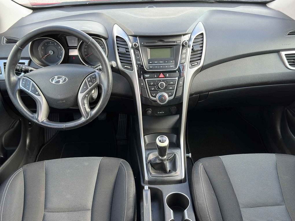 Hyundai I30 1.6 GDi Trikolor