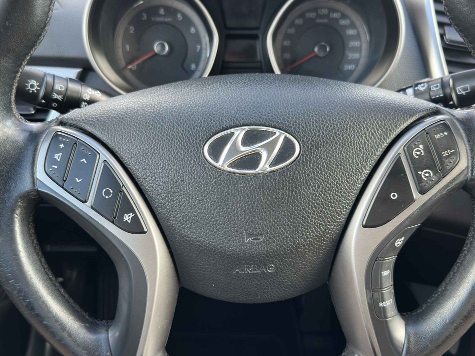 Hyundai I30 1.6 GDi Trikolor