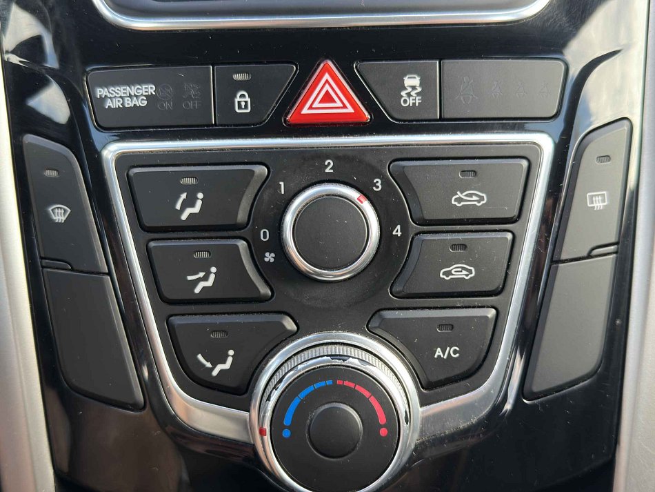 Hyundai I30 1.6 GDi Trikolor