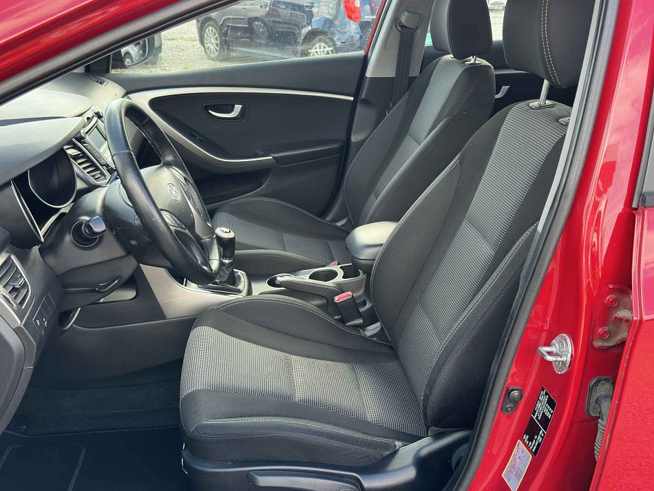 Hyundai I30 1.6 GDi Trikolor