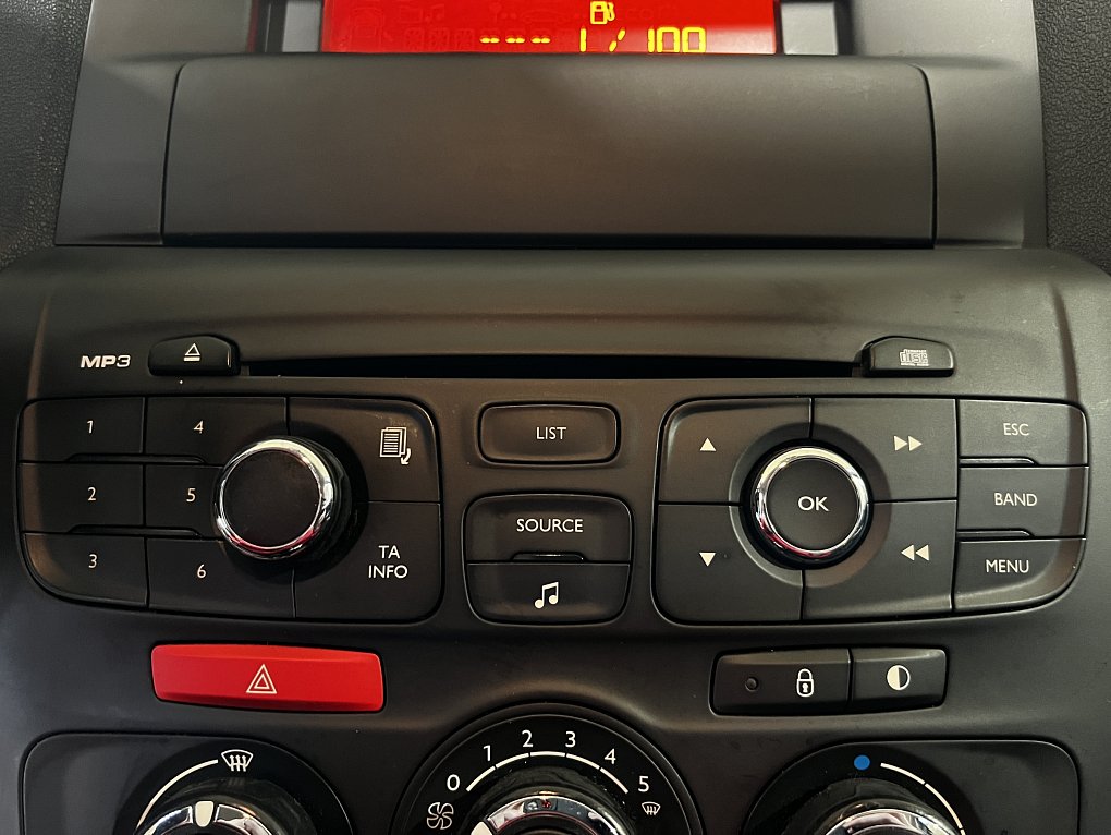 Citroën C4 1.4 i 
