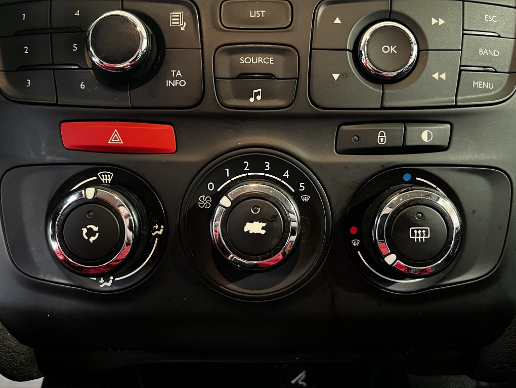Citroën C4 1.4 i 