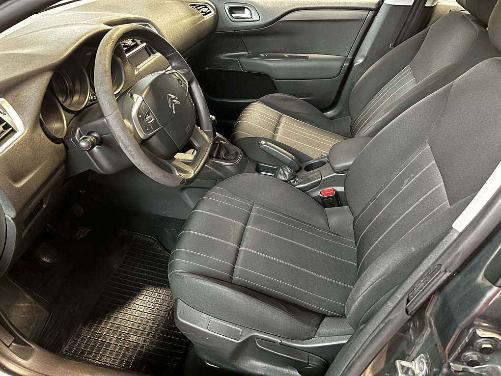Citroën C4 1.4 i 