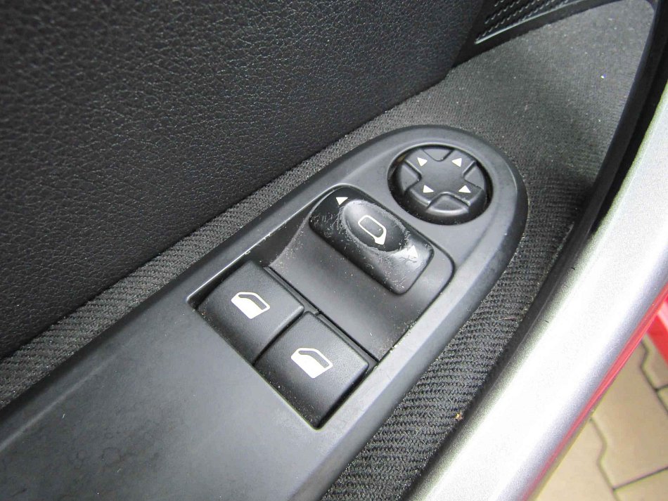Peugeot 308 1.4i 16V 