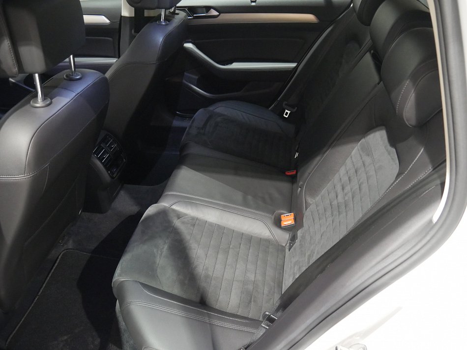 Volkswagen Passat 2.0Bi-TDi  4x4