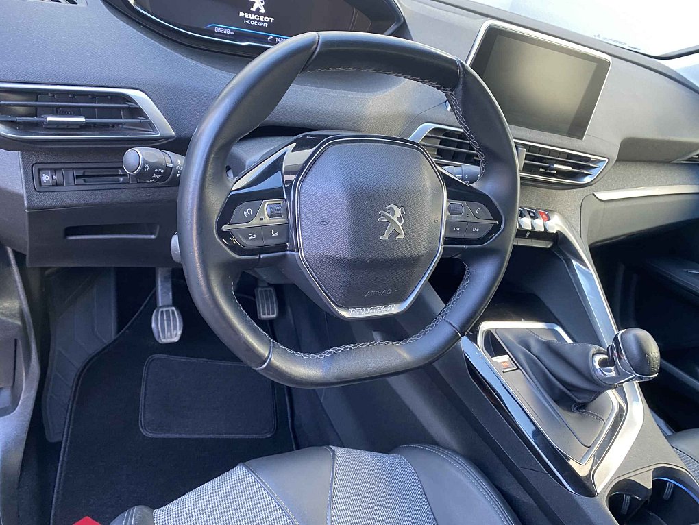 Peugeot 3008 1.2 PT Allure