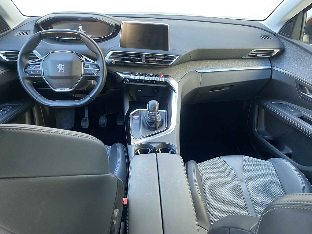 Peugeot 3008 1.2 PT Allure