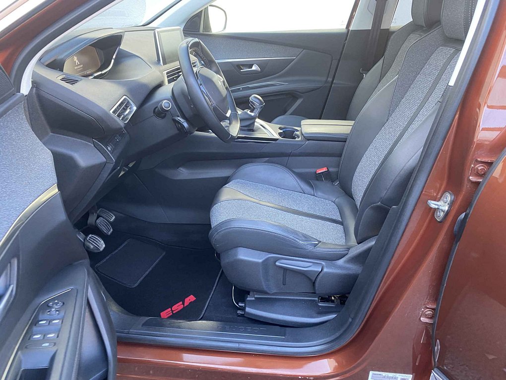 Peugeot 3008 1.2 PT Allure
