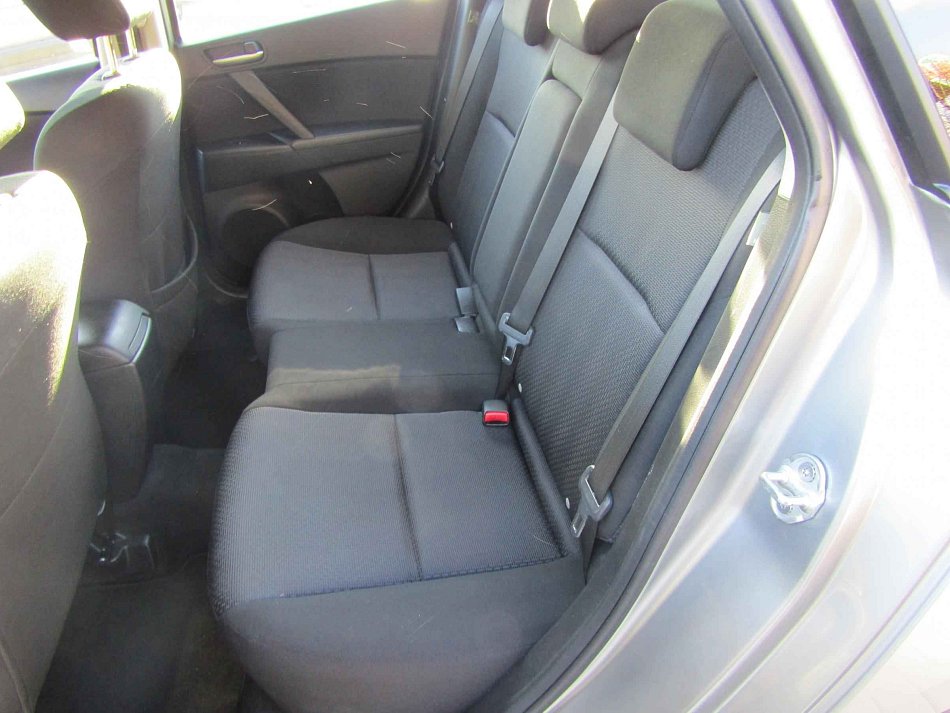 Mazda 3 2.0 i 