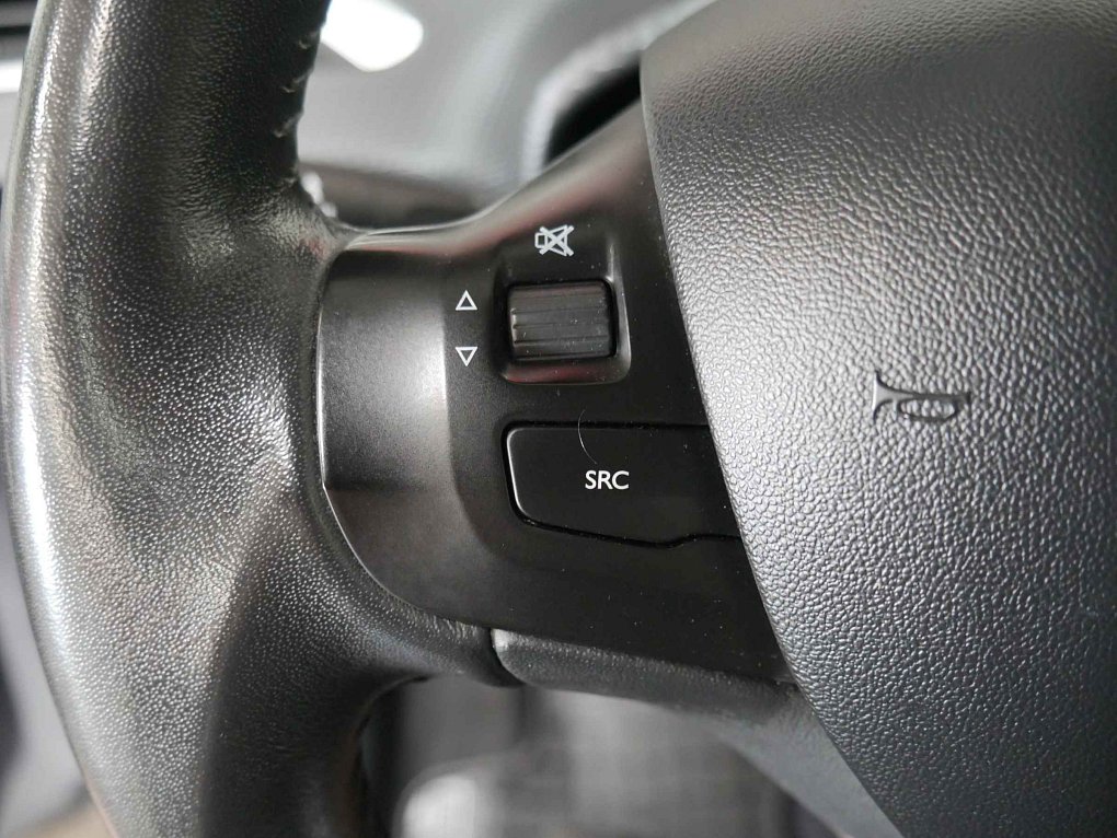 Peugeot 2008 1.2PT 