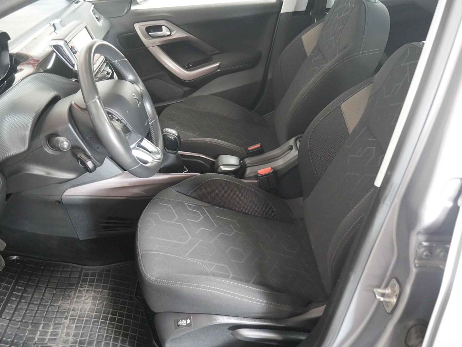 Peugeot 2008 1.2PT 
