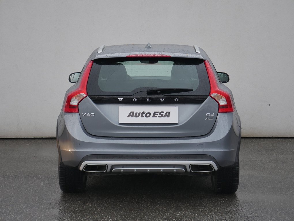 Volvo V60 2.4 D4 Cross Country 4x4
