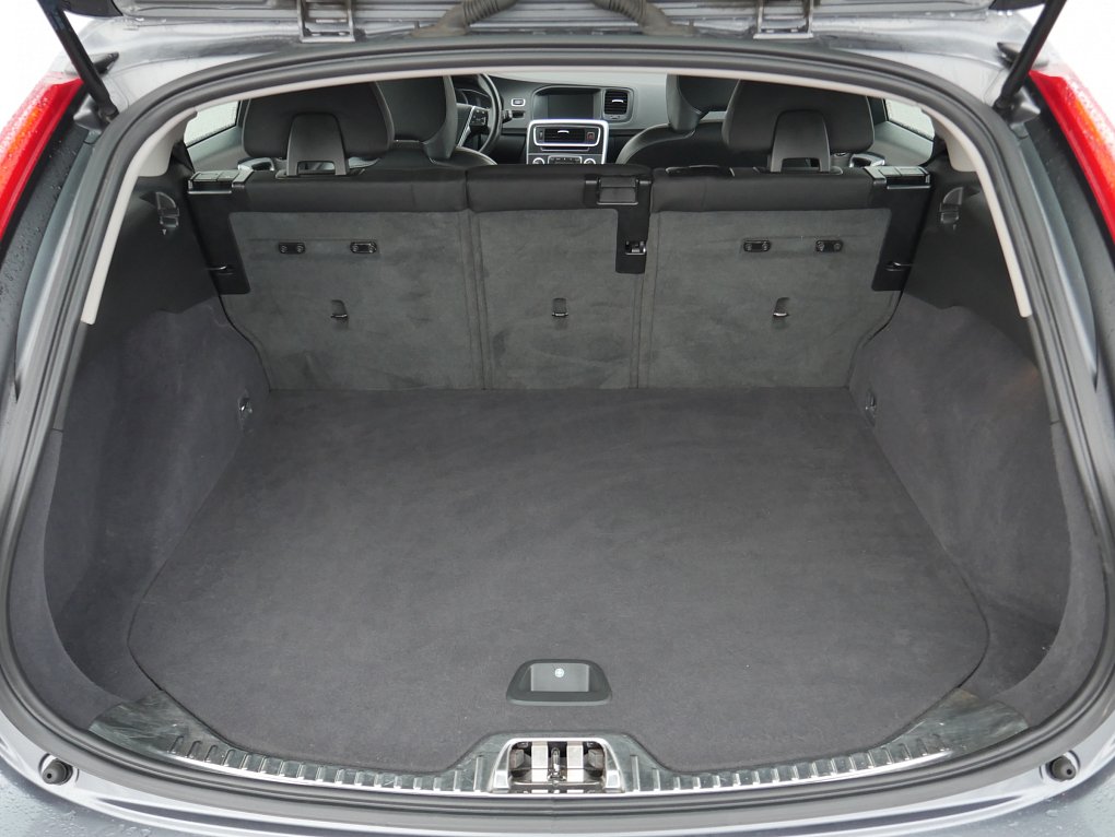 Volvo V60 2.4 D4 Cross Country 4x4