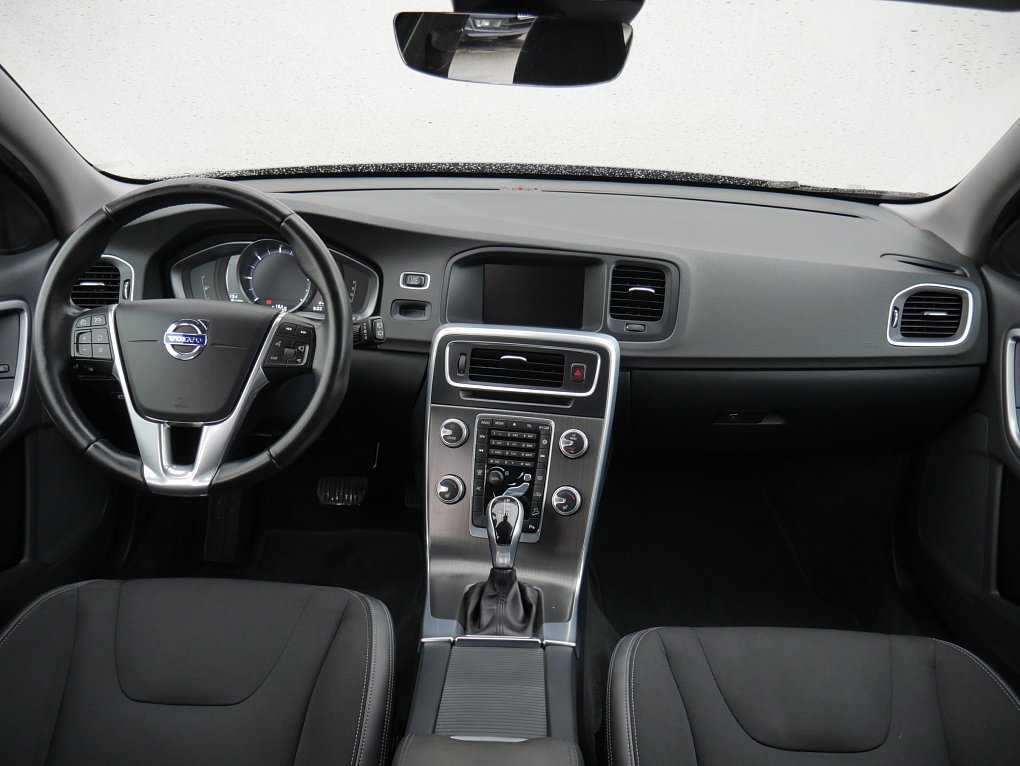 Volvo V60 2.4 D4 Cross Country 4x4