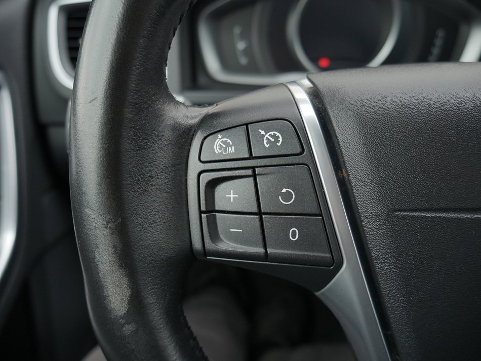 Volvo V60 2.4 D4 Cross Country 4x4