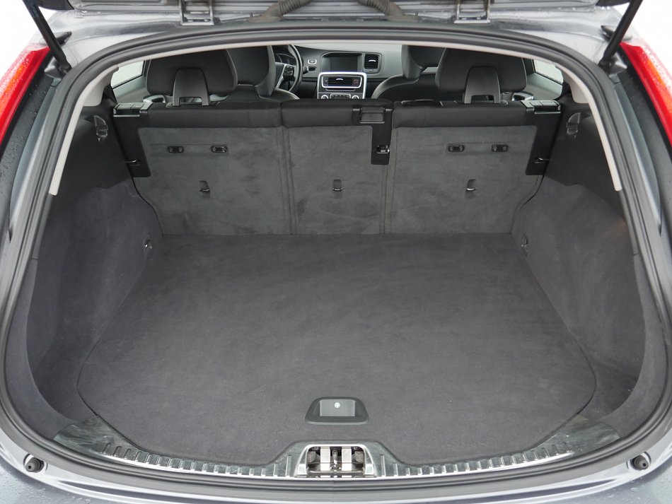 Volvo V60 2.4 D4 Cross Country 4x4