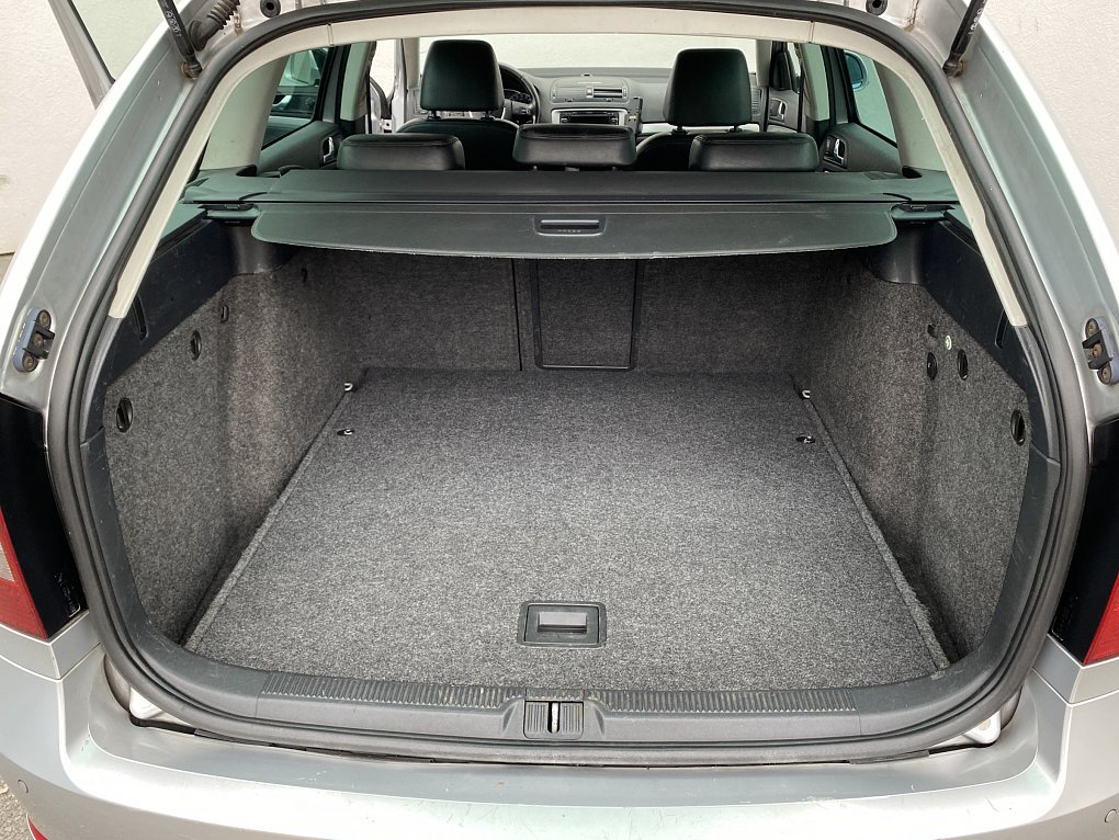 Škoda Octavia II 2.0TDi Elegance 4x4
