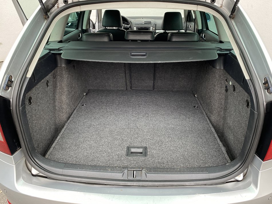 Škoda Octavia II 2.0TDi Elegance 4x4