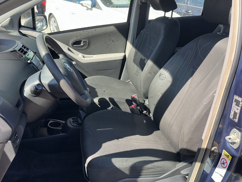 Toyota Yaris 1.3i 