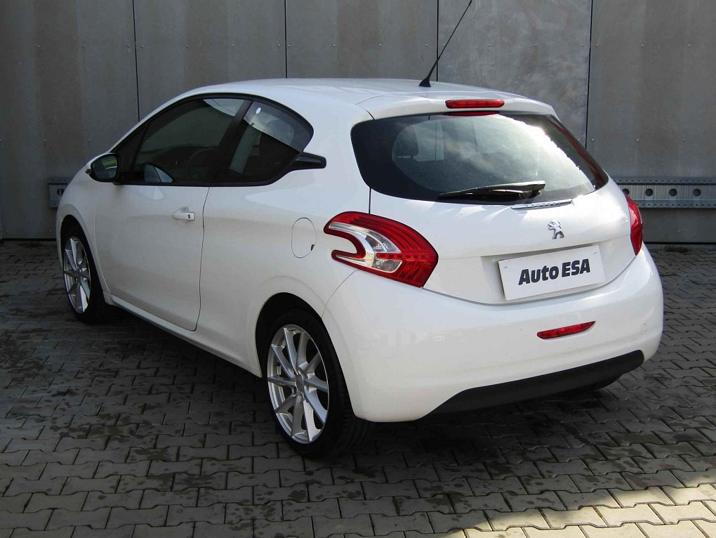 Peugeot 208 1.2 VTi 