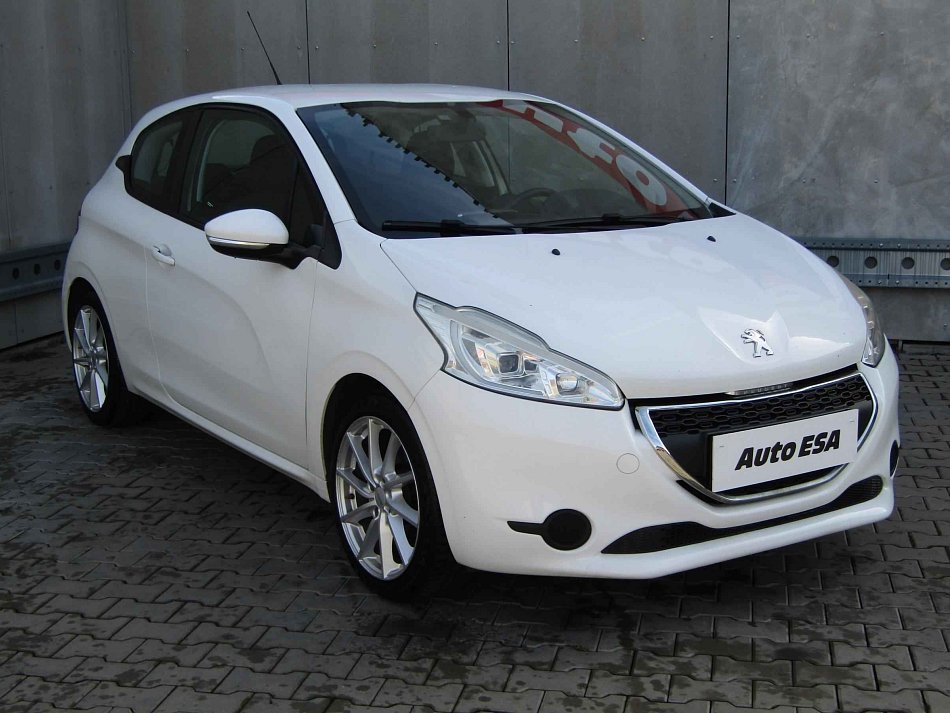 Peugeot 208 1.2 VTi 