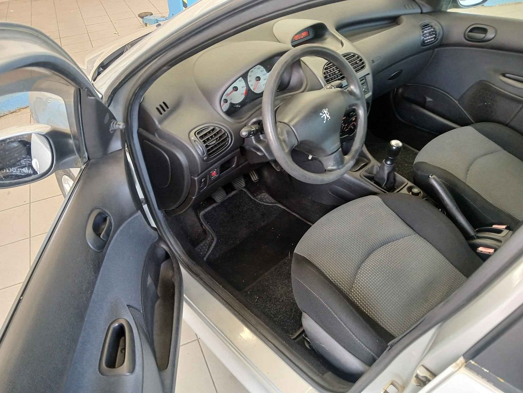 Peugeot 206 1.4 i 