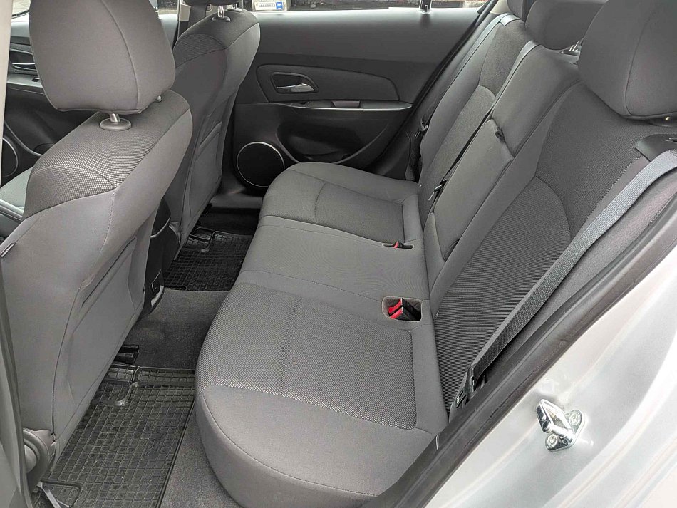 Chevrolet Cruze 1.6i 