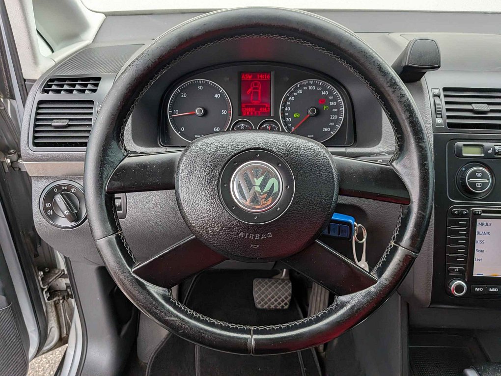Volkswagen Touran 2.0TDi 