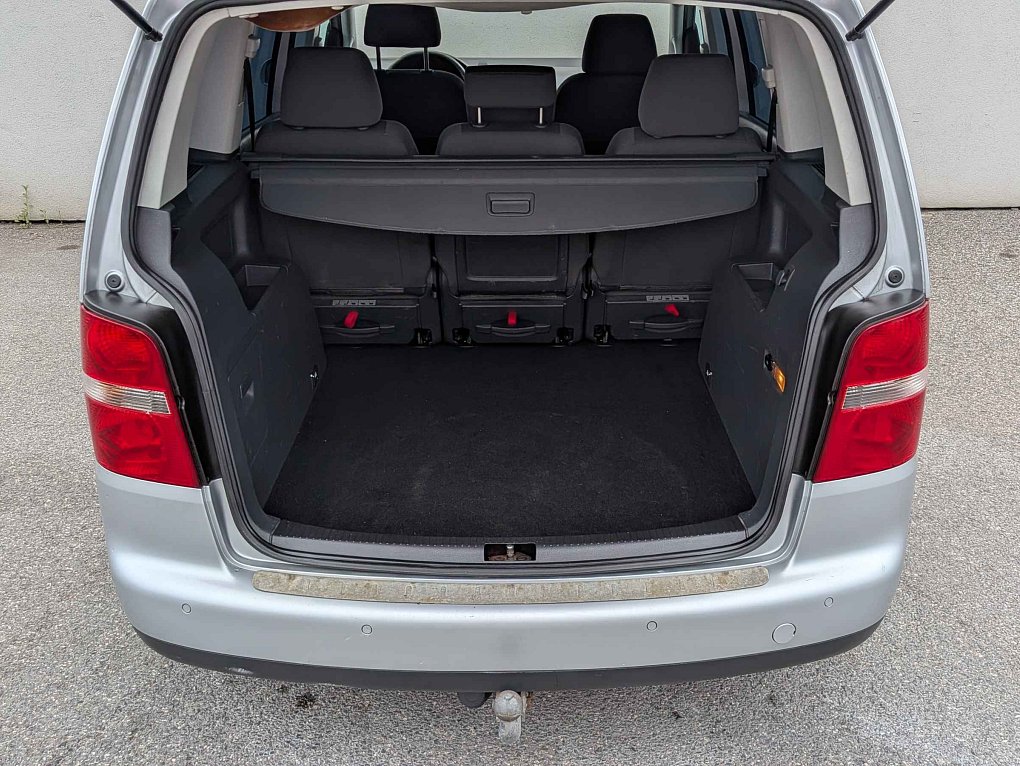 Volkswagen Touran 2.0TDi 