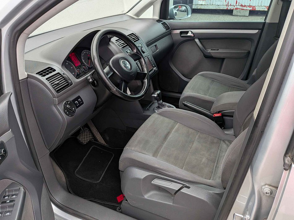 Volkswagen Touran 2.0TDi 