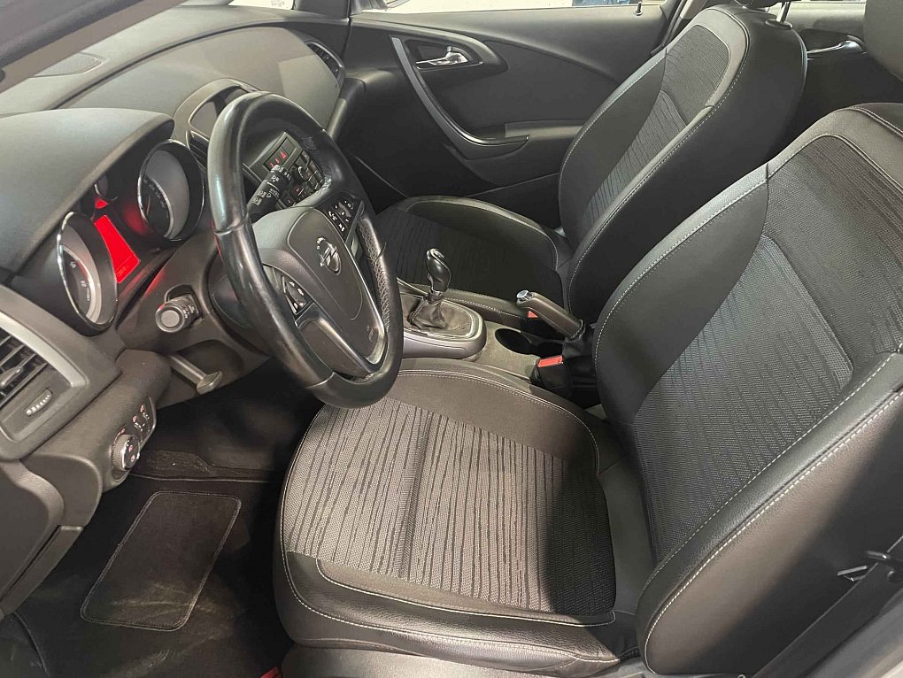 Opel Astra 1.6 CDTi 