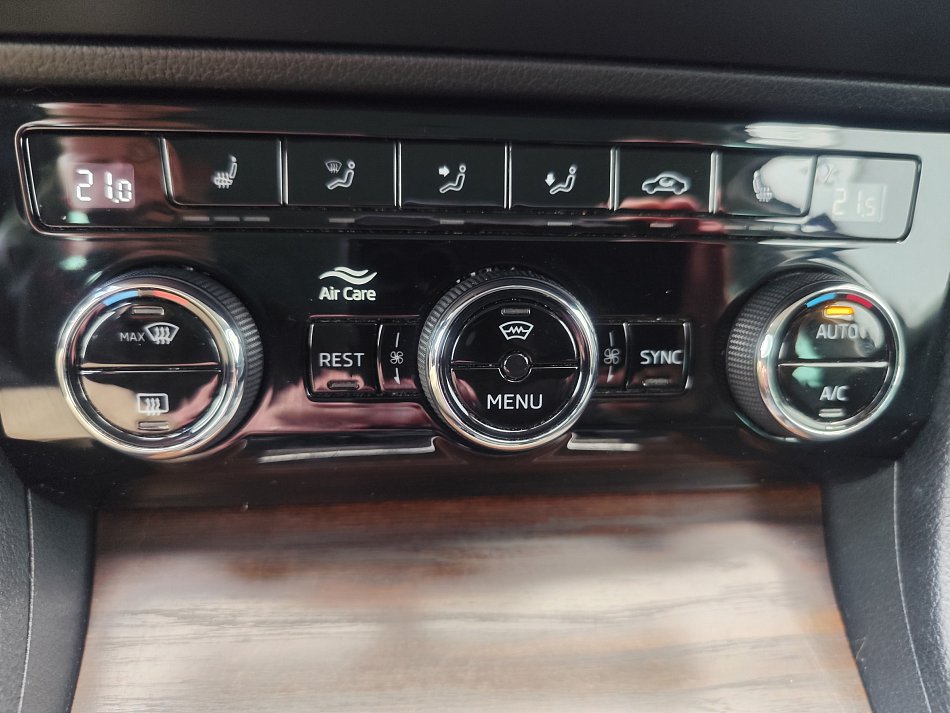 Škoda Superb III 2.0TDi Scout