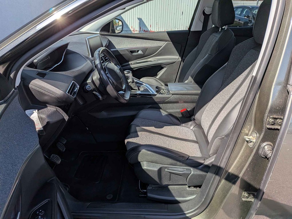 Peugeot 5008 1.2PT 