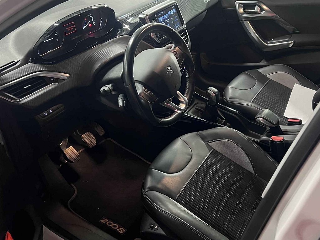 Peugeot 2008 1.2 PT Allure